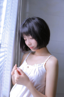 写作业底下连在一起